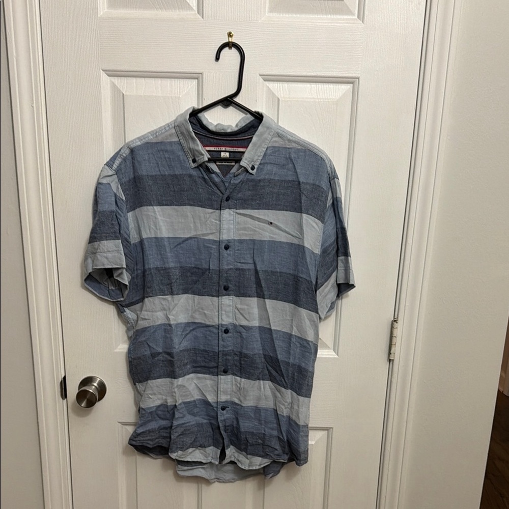 Tommy Hilfiger Blue and Light Gray Striped Short-Sleeve Button-Down Shirt